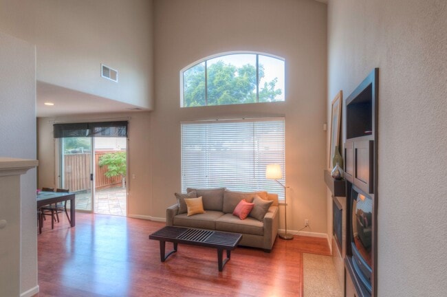 Building Photo - A must see beautiful 3 bedrooms 2.5 bathrooms single family home