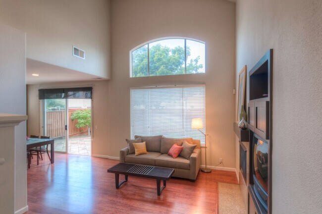 Foto del edificio - A must see beautiful 3 bedrooms 2.5 bathrooms single family home