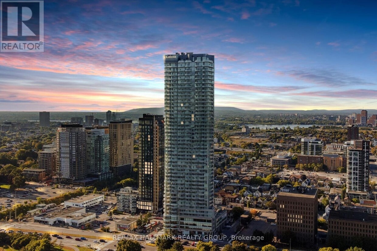 Primary Photo - 805 Carling Ave