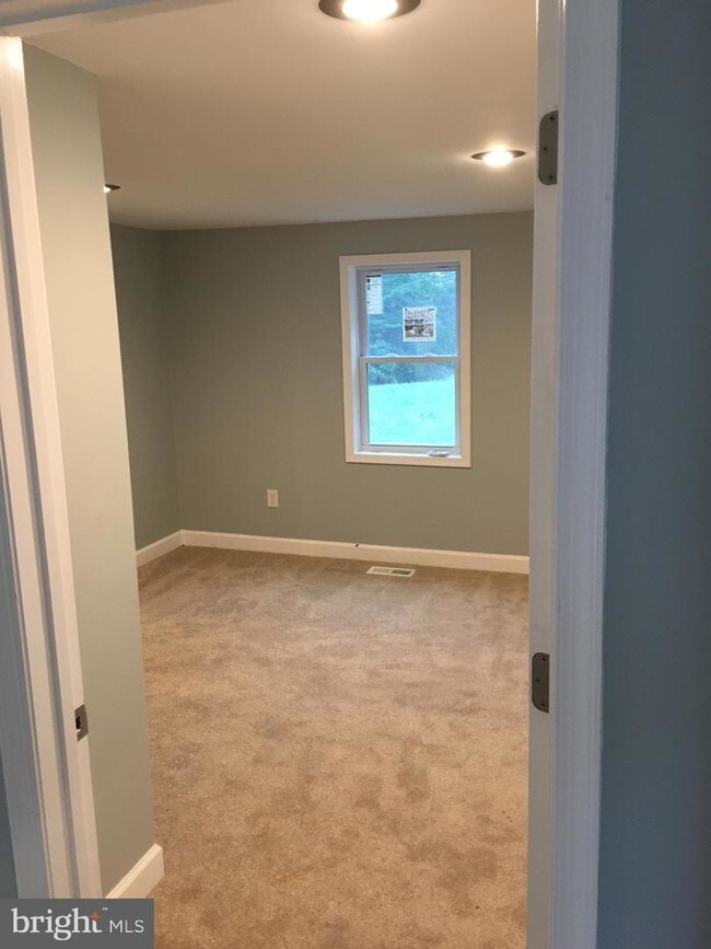 Foto del edificio - 450 Raven Rd