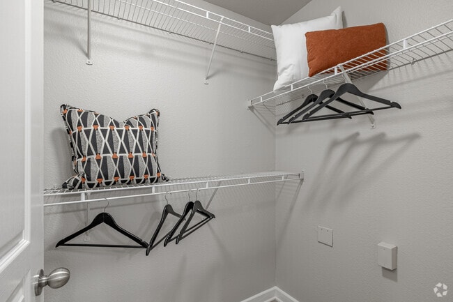 1BR, 1BA - 765 SF - Niche
