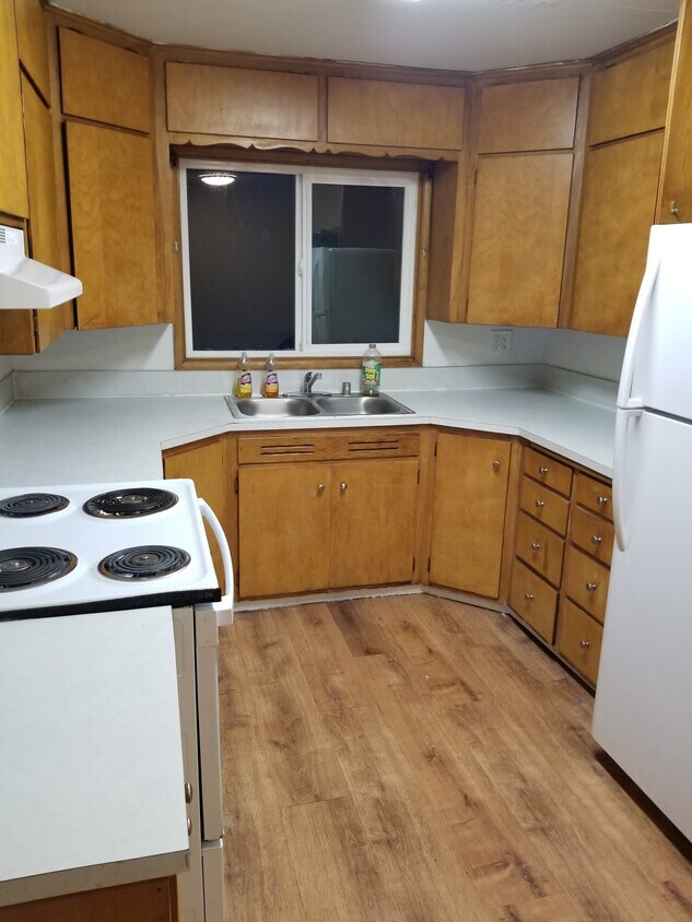 Primary Photo - 853 S 35th St