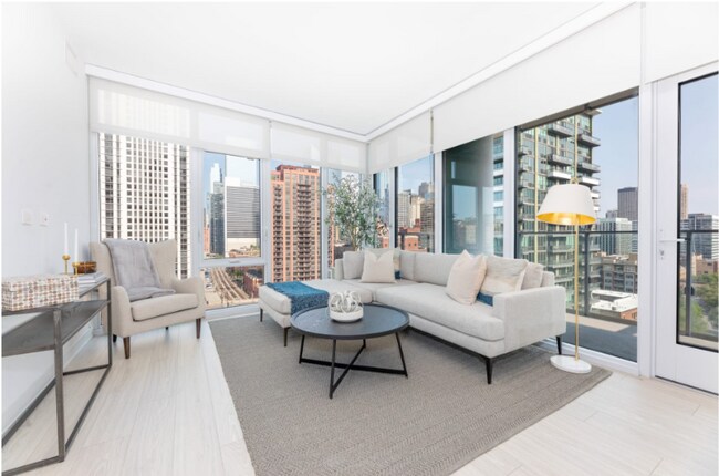 Foto del edificio - 335 N Halsted St