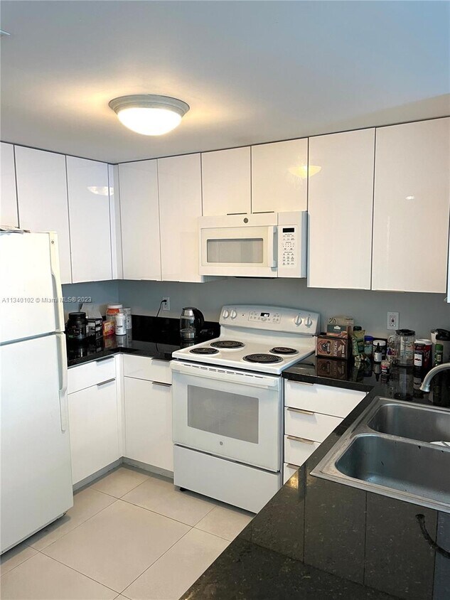 Primary Photo - 1250 N Miami Ave