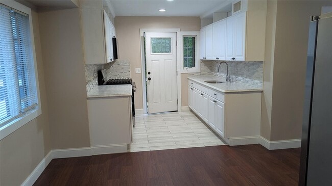 Building Photo - 476 Whittier Ave