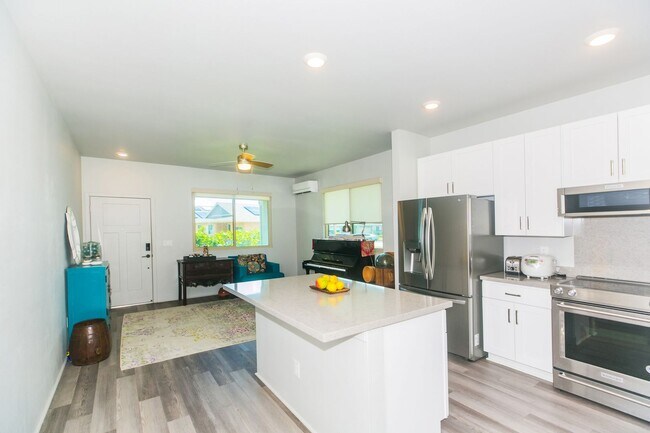 Building Photo - Ho'opili single level home
