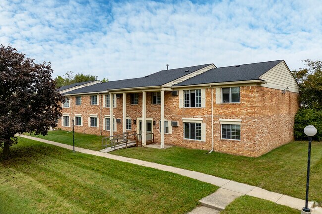 Filas de moreras - Mulberry Row Apartments