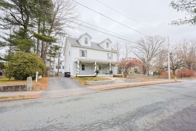 Building Photo - 24 Charles St