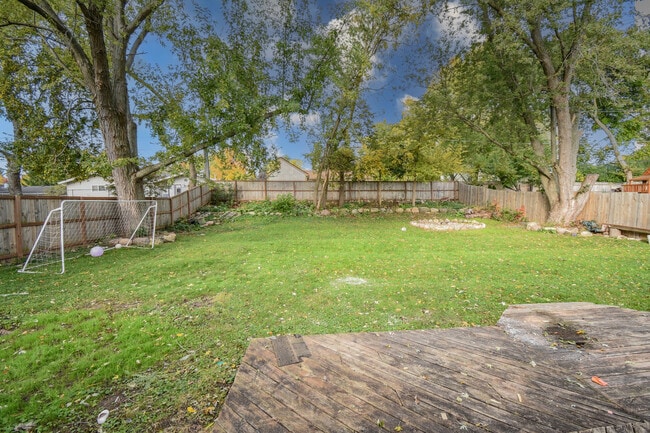 Building Photo - 1107 Hilltop Blvd