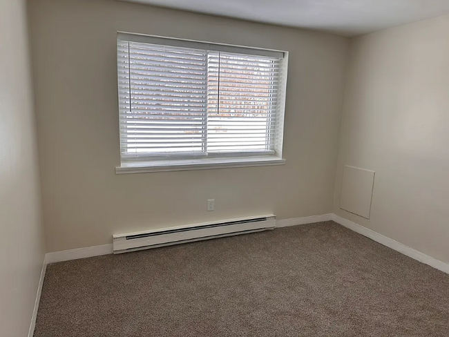 Building Photo - 50 Simard Dr