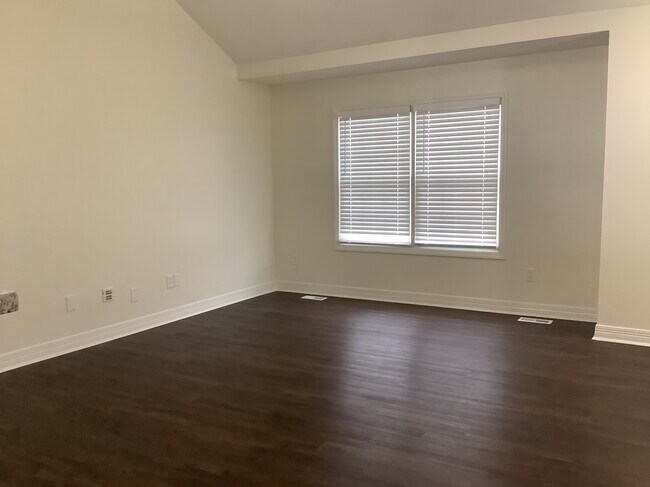 Building Photo - 768 Shellbark St