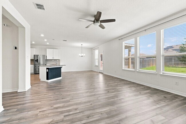 Building Photo - 3802 Putnam Fields