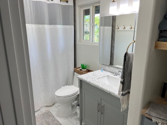 Foto del edificio - 73 Honuea Pl