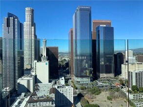 Building Photo - 400 S Broadway