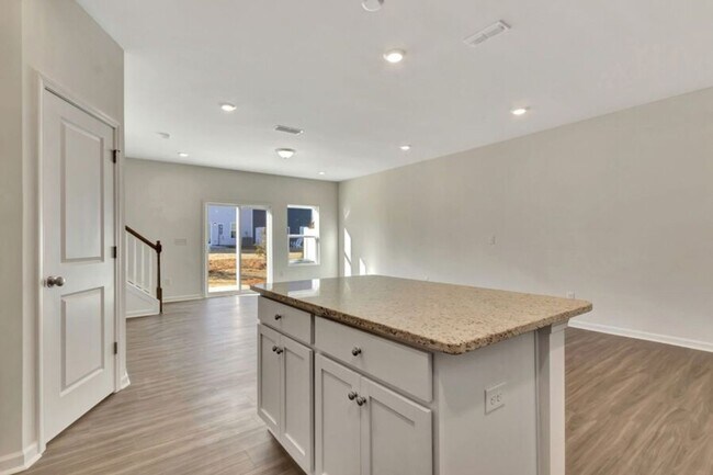 Foto del edificio - Charming 3BR Townhome in Monroe