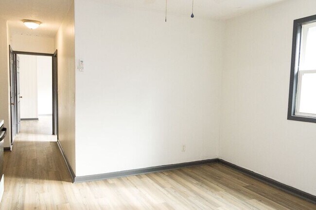 Foto del edificio - 1412 E 49th St