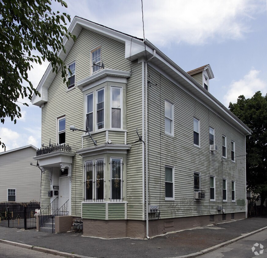 Primary Photo - 115 Wilson St
