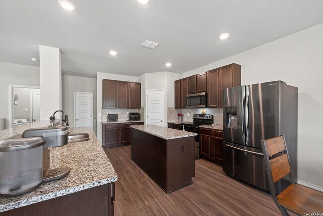 Foto del edificio - 4 Bedroom/2.5 Bath Summerhill Subdivision