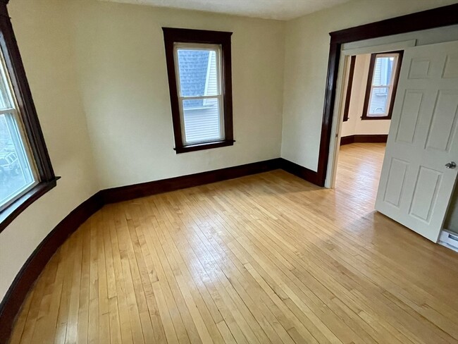 Building Photo - 10 Agawam St