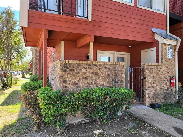 Foto del edificio - 9825 Walnut St