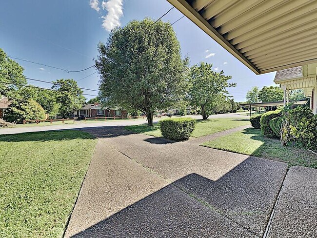 Foto del edificio - 1211 N Graycroft Ave