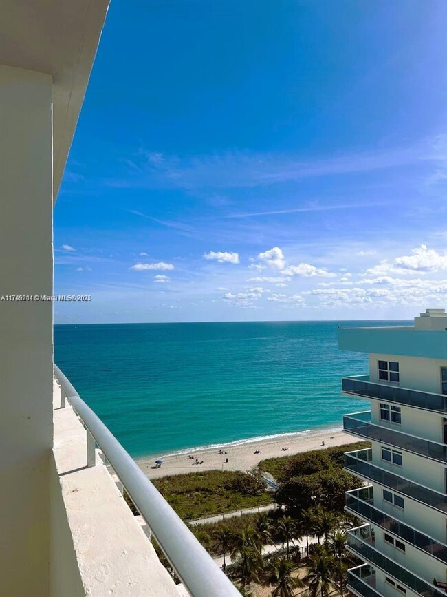 Foto del edificio - 9225 Collins Ave