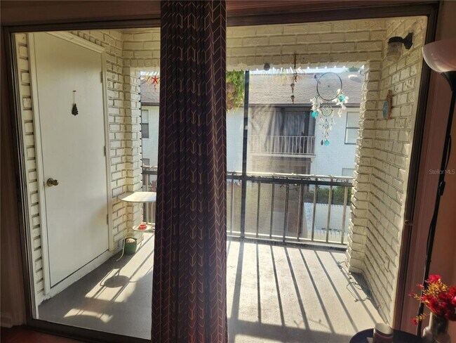 Foto del edificio - 2962 Plaza Terrace Dr