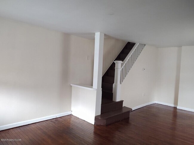 Building Photo - 16 Dodson Ln
