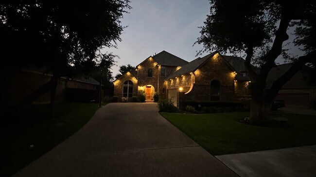 Building Photo - 208 Angus Dr