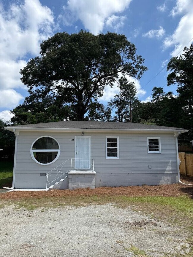 Building Photo - 1624 Eastland Rd SE