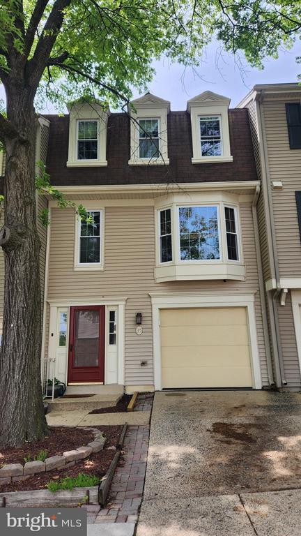 Primary Photo - 35 S Floyd St