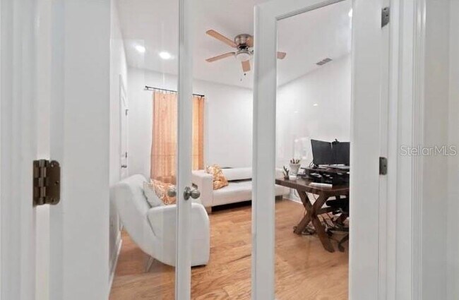 Foto del edificio - 2403 Beacon Landing Cir
