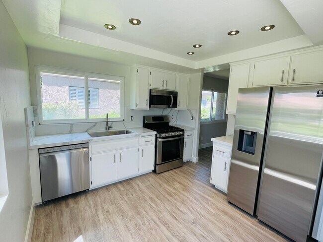 Building Photo - 74807 San Cristoval Cir