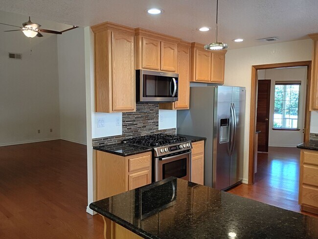 Foto del edificio - Excellent Fair Oaks Location 3 Bedroom Home!
