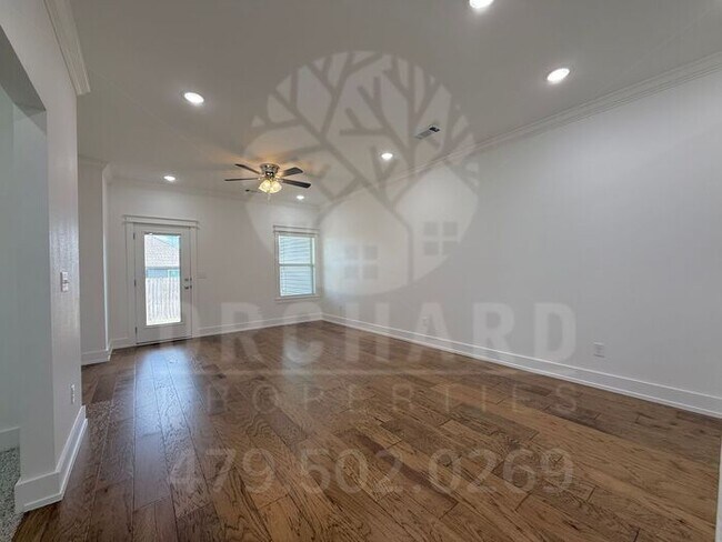 Foto del edificio - Garrison | Duplex with Garage in Siloam Springs!
