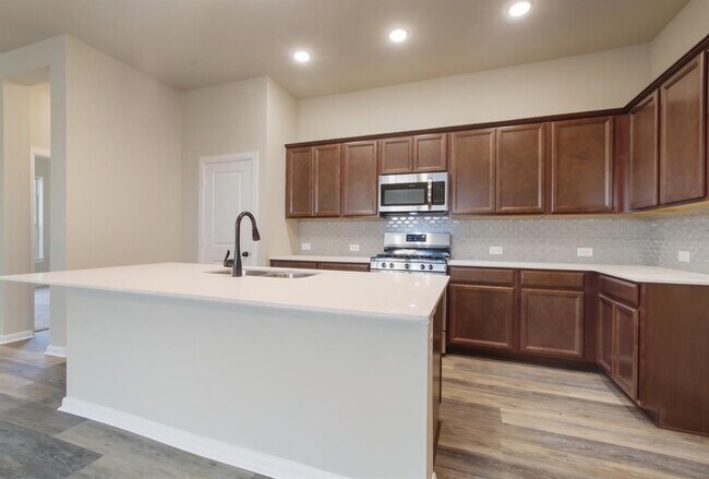 Building Photo - 127 Scarlet Maple Wy