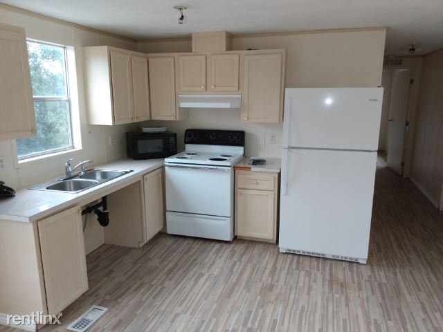 Building Photo - 3 br, 1 bath Mobile Home - 70 Chimney Rock...