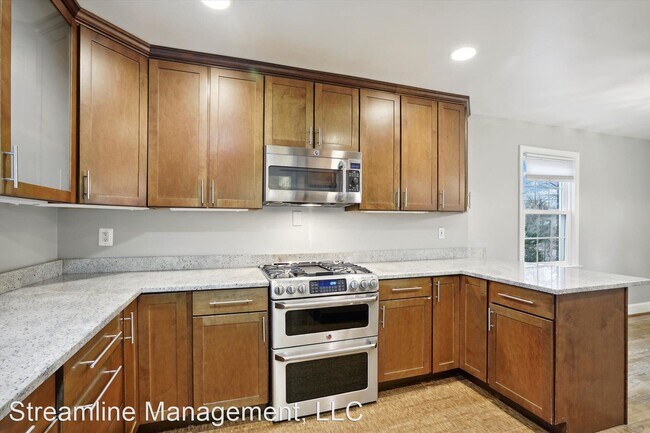 Foto del edificio - 4 br, 1.5 bath House - 6208 Carrollton Ter