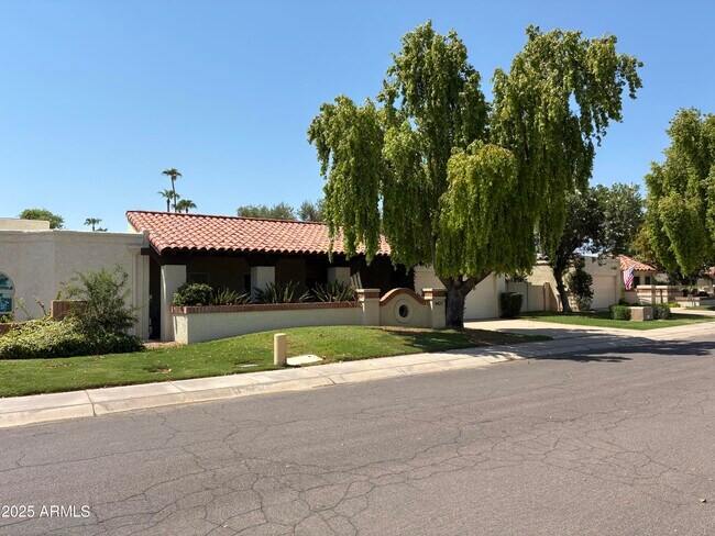 Building Photo - 8437 E San Benito Dr