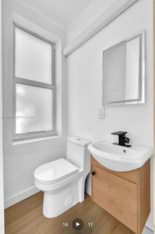 Building Photo - 709 SW 4th Ct