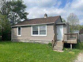 Building Photo - 2855 Fisher Ave
