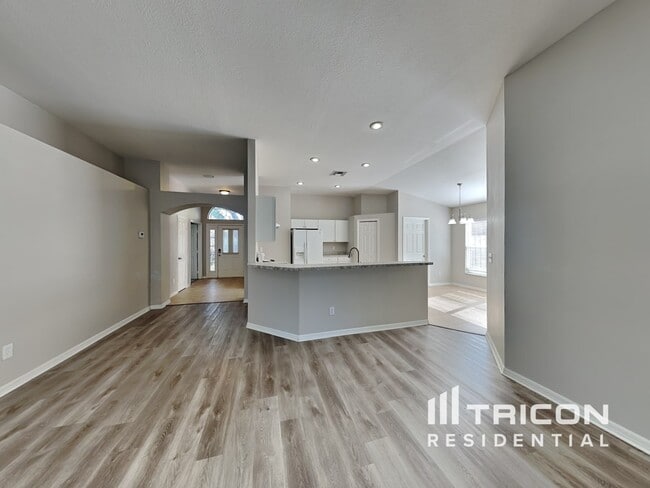 Building Photo - 644 Sand Ridge Dr