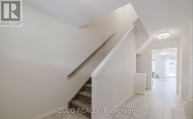 Building Photo - 9 Charter Creek Ct