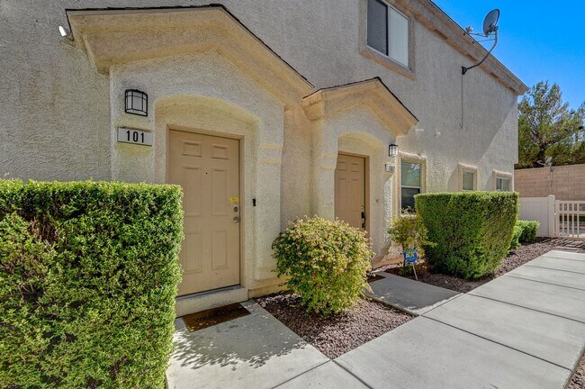 Building Photo - 9333 Leaping Deer Pl