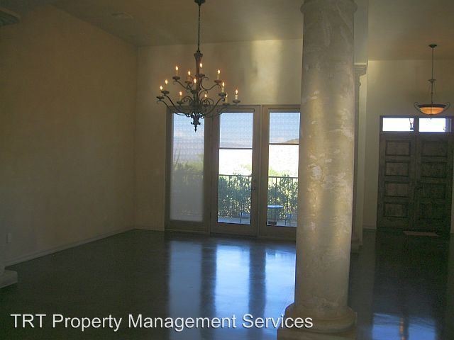 Building Photo - 490 S Players Club Dr