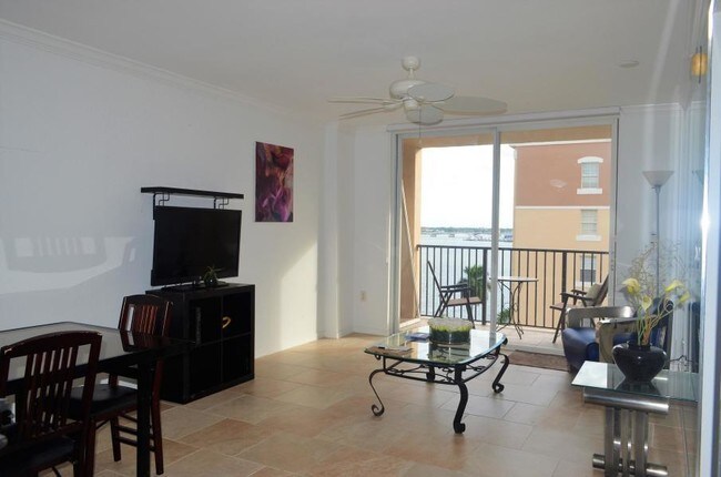 Foto del edificio - 1801 N Flagler Drive 837
