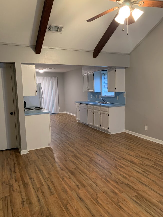 Building Photo - 3004 Zachry Ave