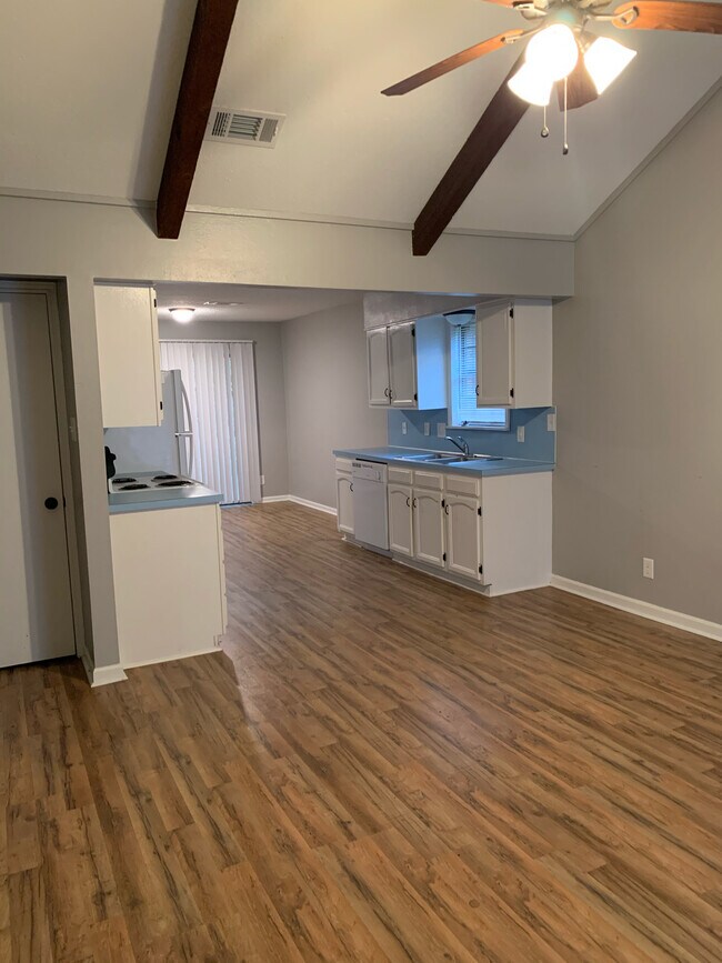 Foto del edificio - 3004 Zachry Ave