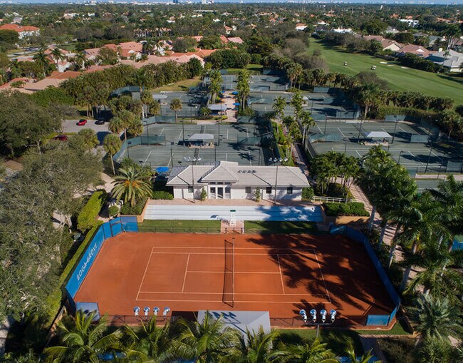 Foto del edificio - 7370 Orangewood Ln