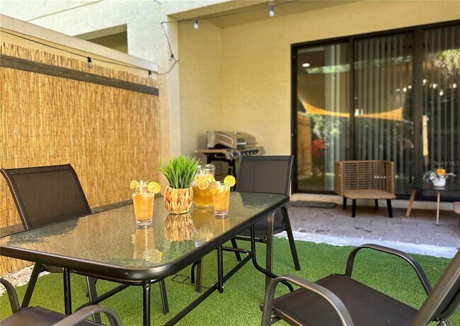 Foto del edificio - 8111 Roseville Blvd